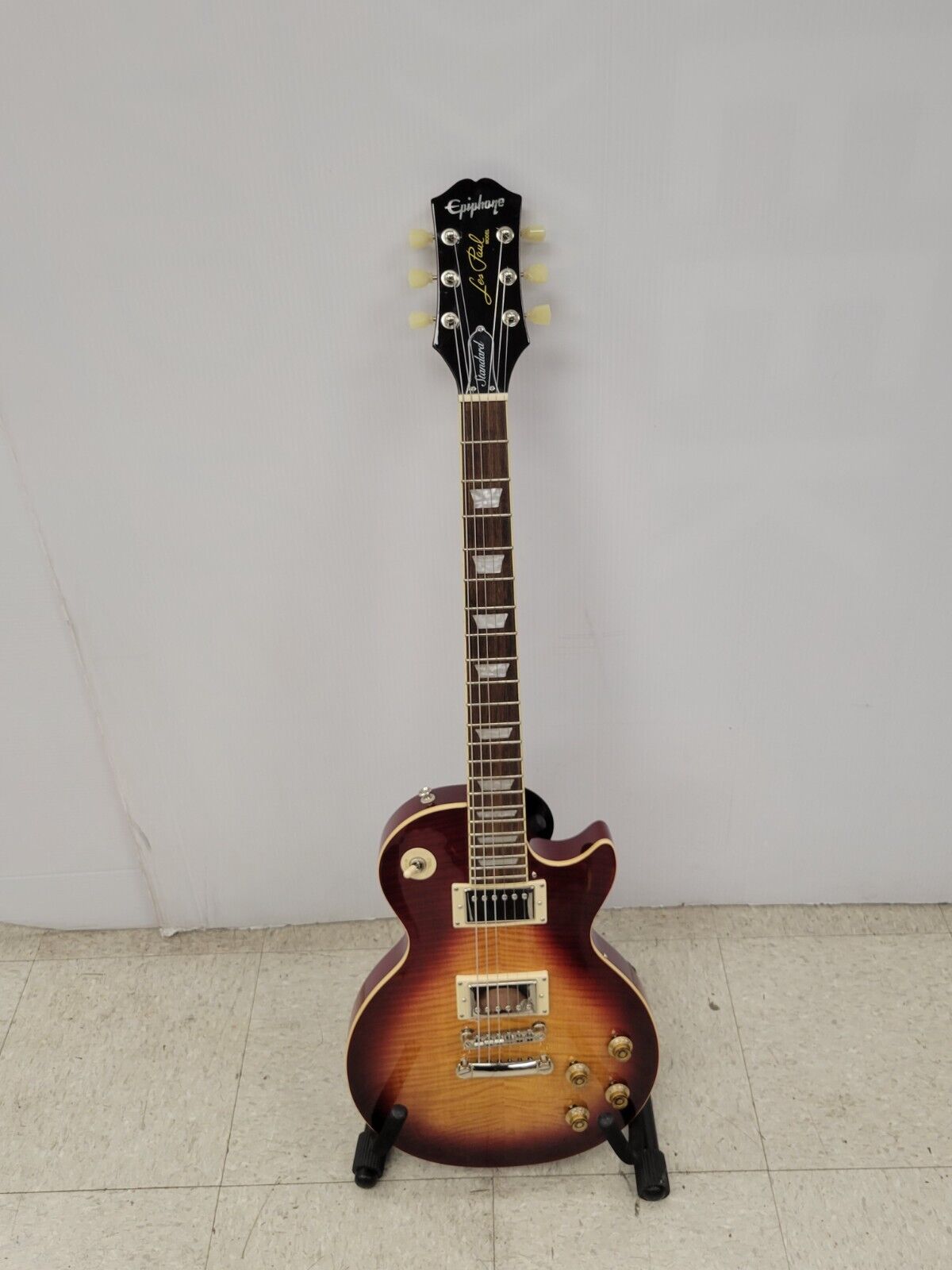 (67064-1) Epiphone Lespaul Standard Guitar