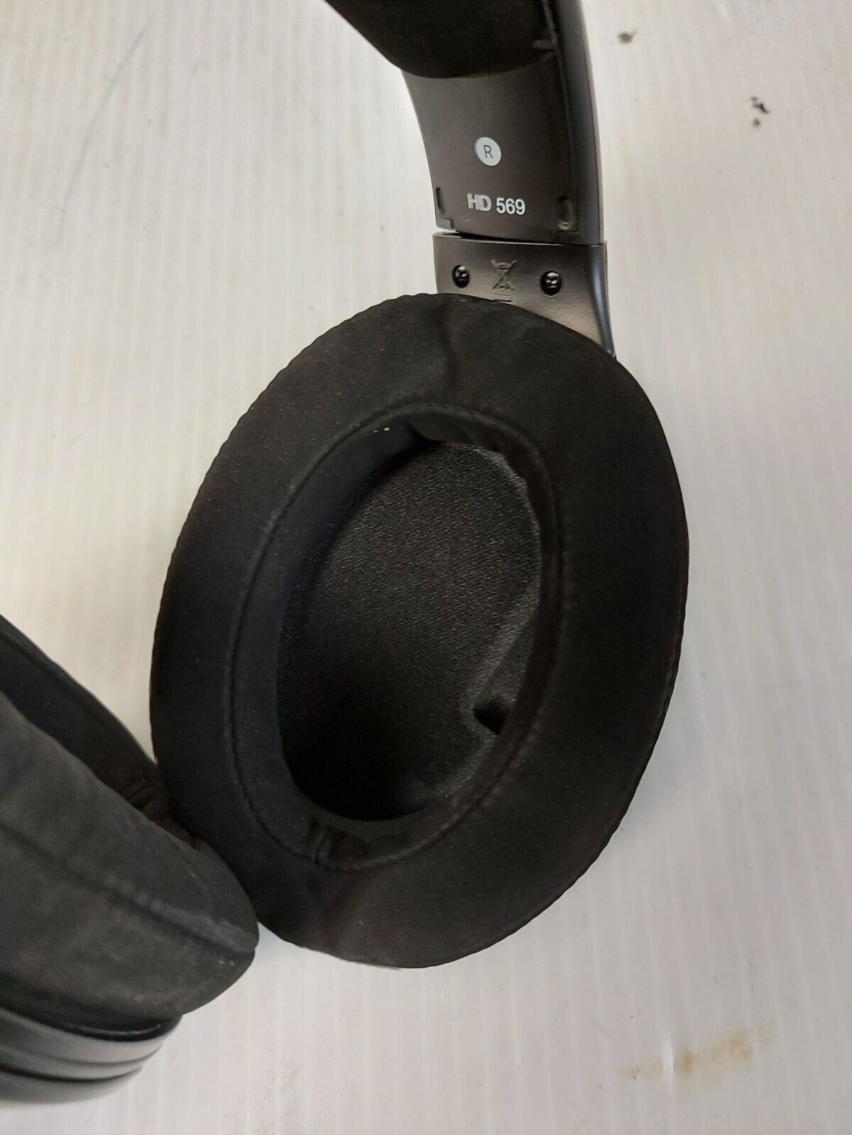 (N86225-4) Sennheiser HD569 Headphones