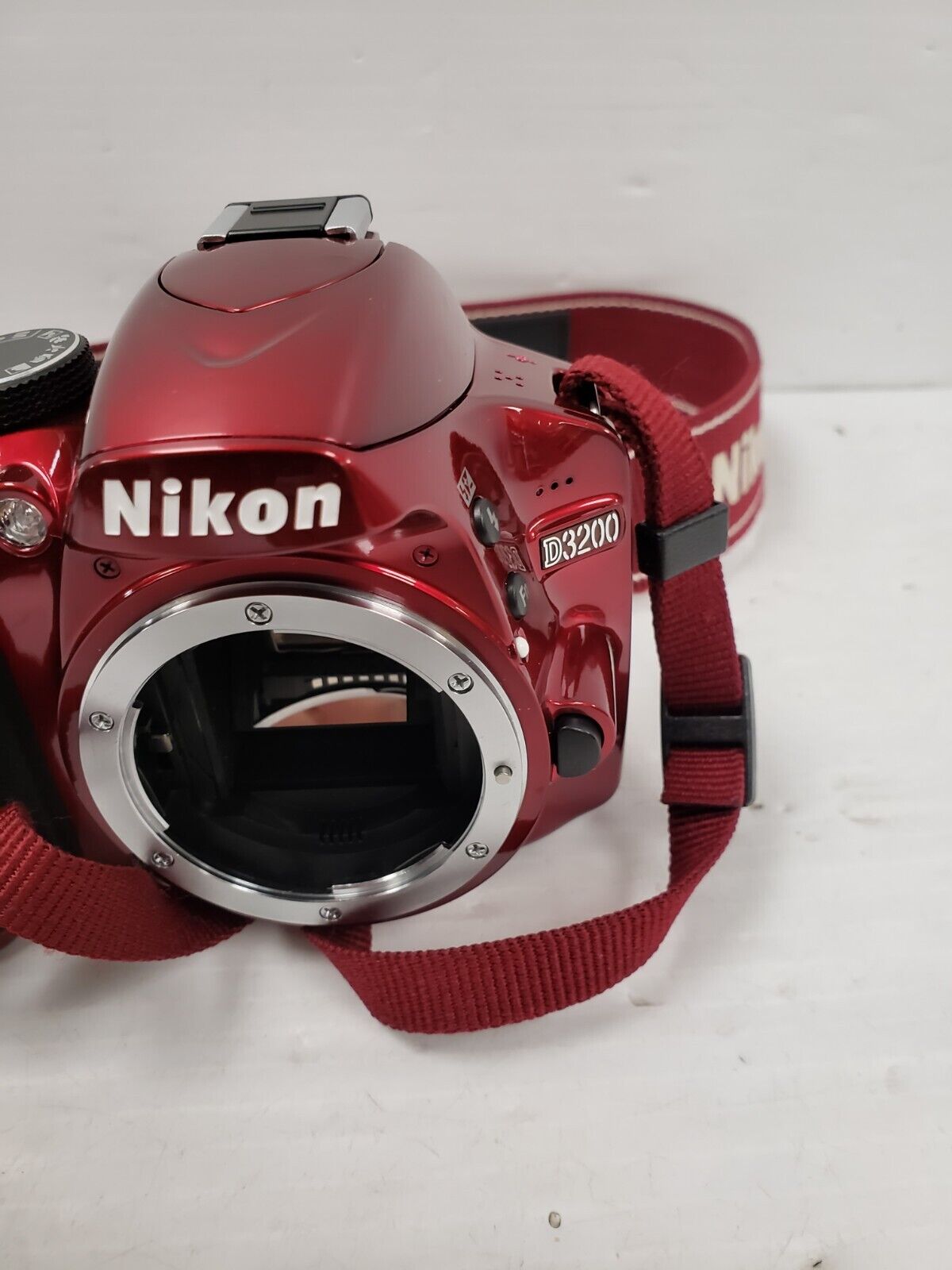 (66673-1) Nikon D3200 DSLR Camera