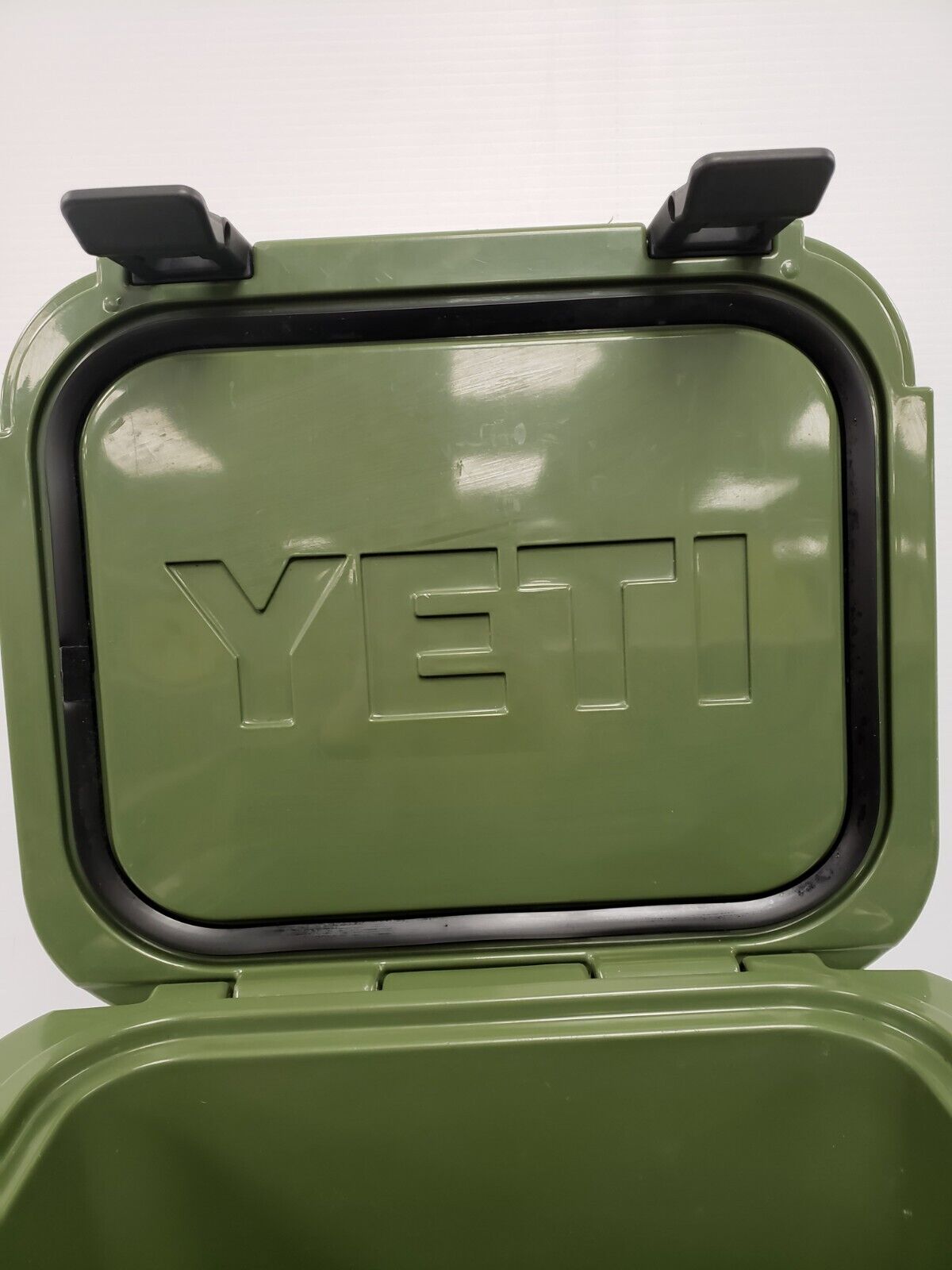 (65808-2) Yeti YR24-55 Cooler