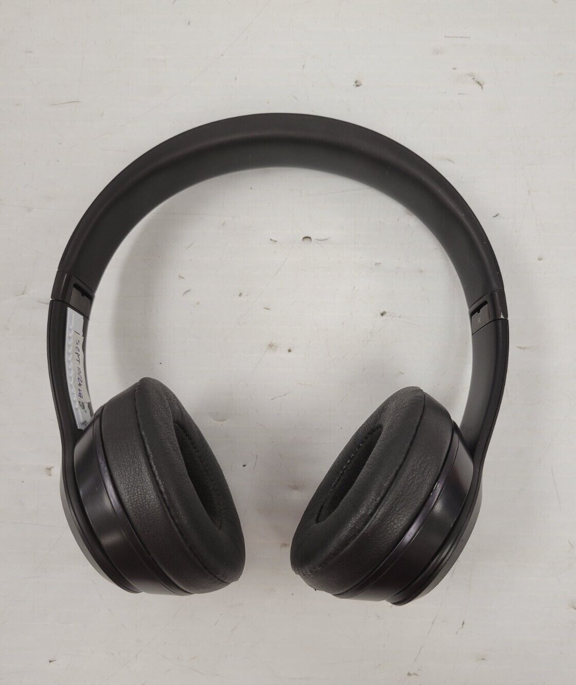 (65381-1) Beats A1796 Headphones