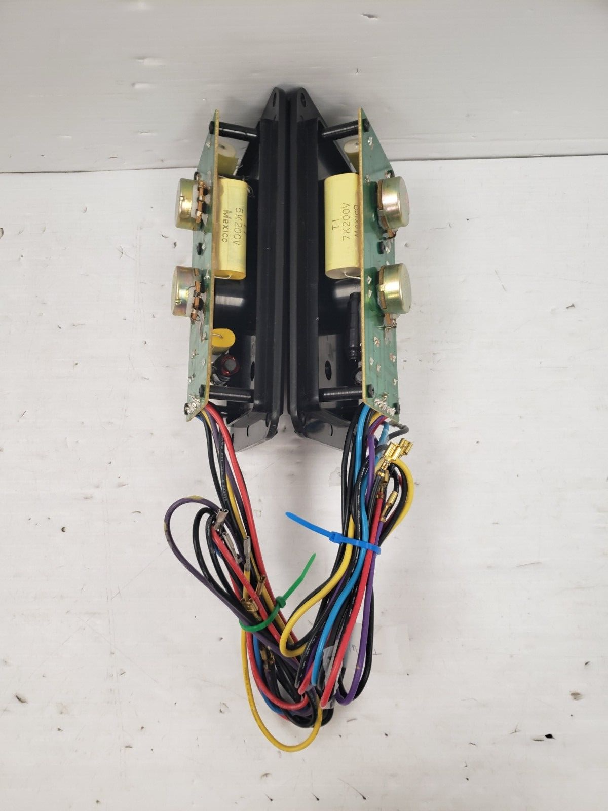 (I-36063) Cerwin-Vega AT-10 Crossover Controllers