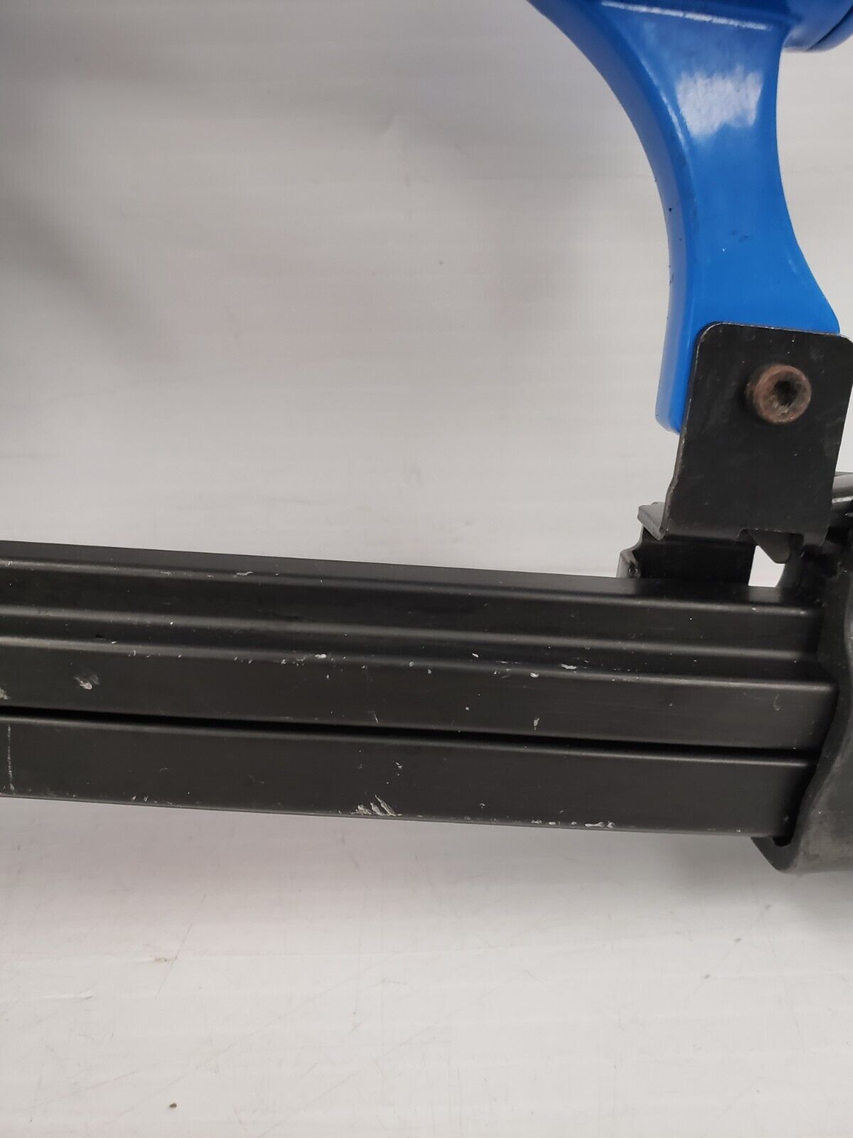 (57321-2) Agrafeuse pneumatique Mastercraft 058-8132-2