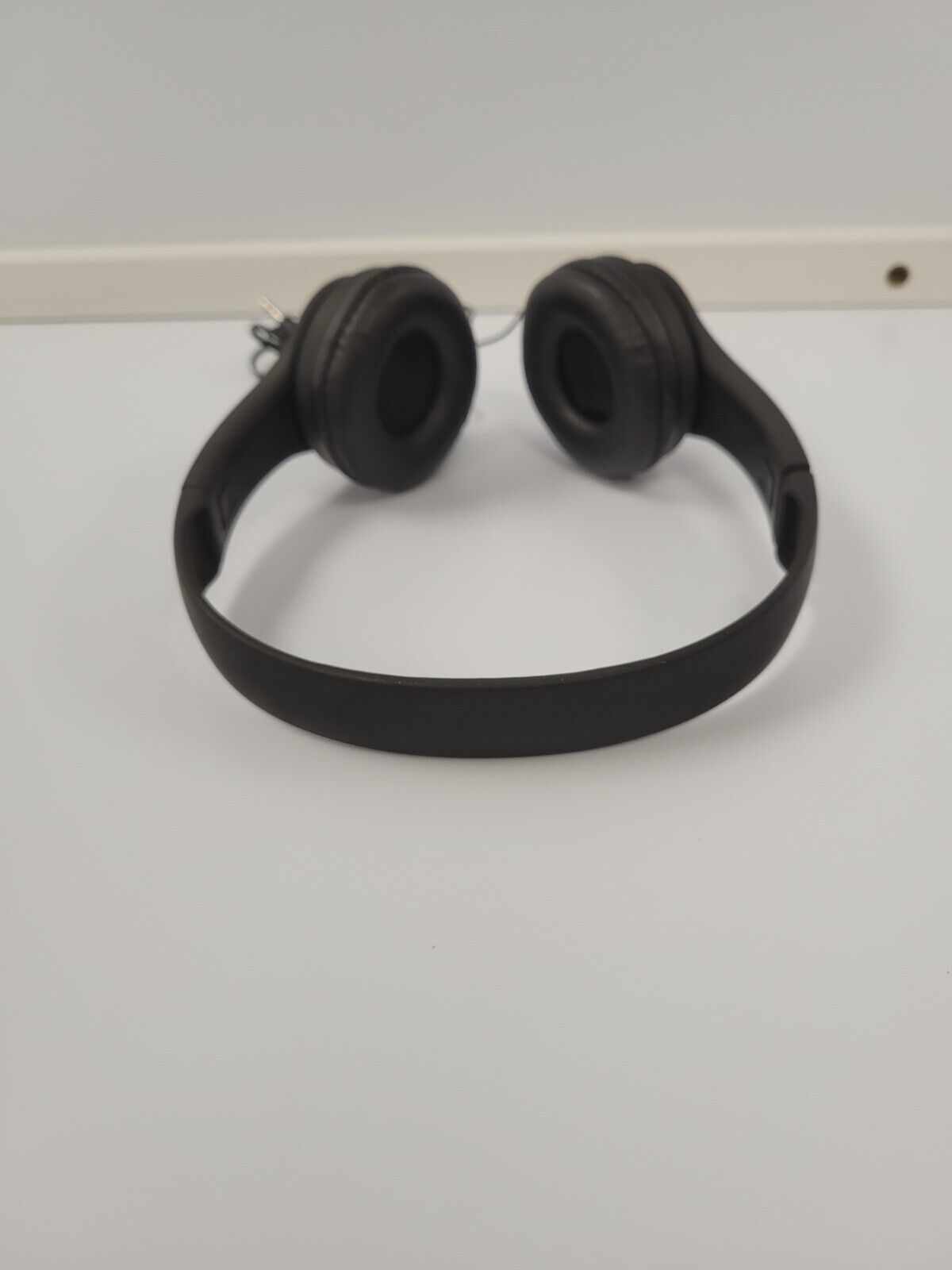 (69332-1) No Name Headphones