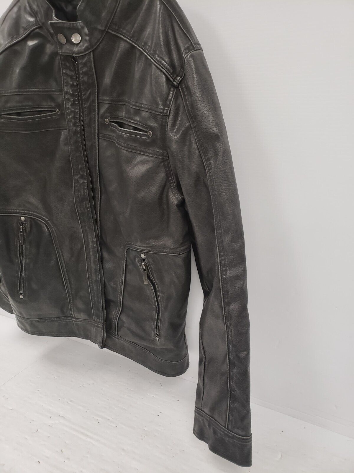 (68154-1) MotoGear Leather Jacket - Size Large