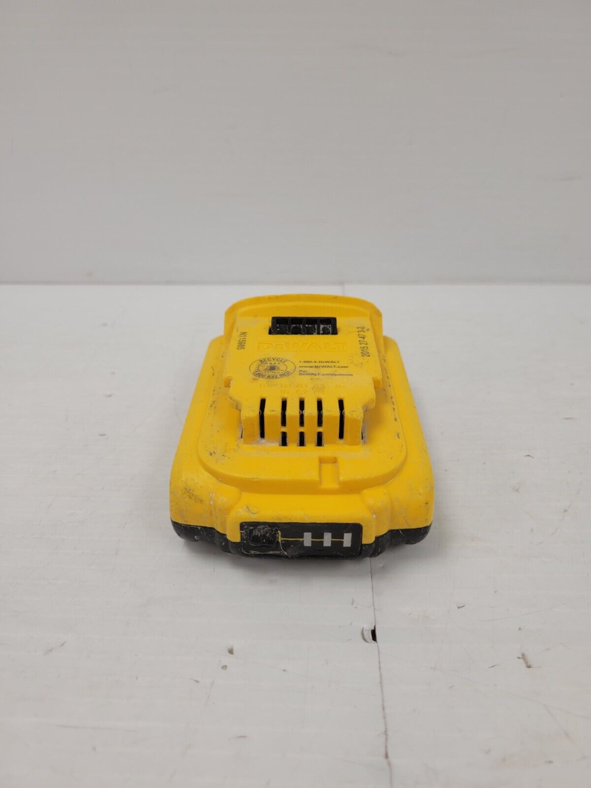 (66196-2) Dewalt DCB 203 Battery-2.0Ah