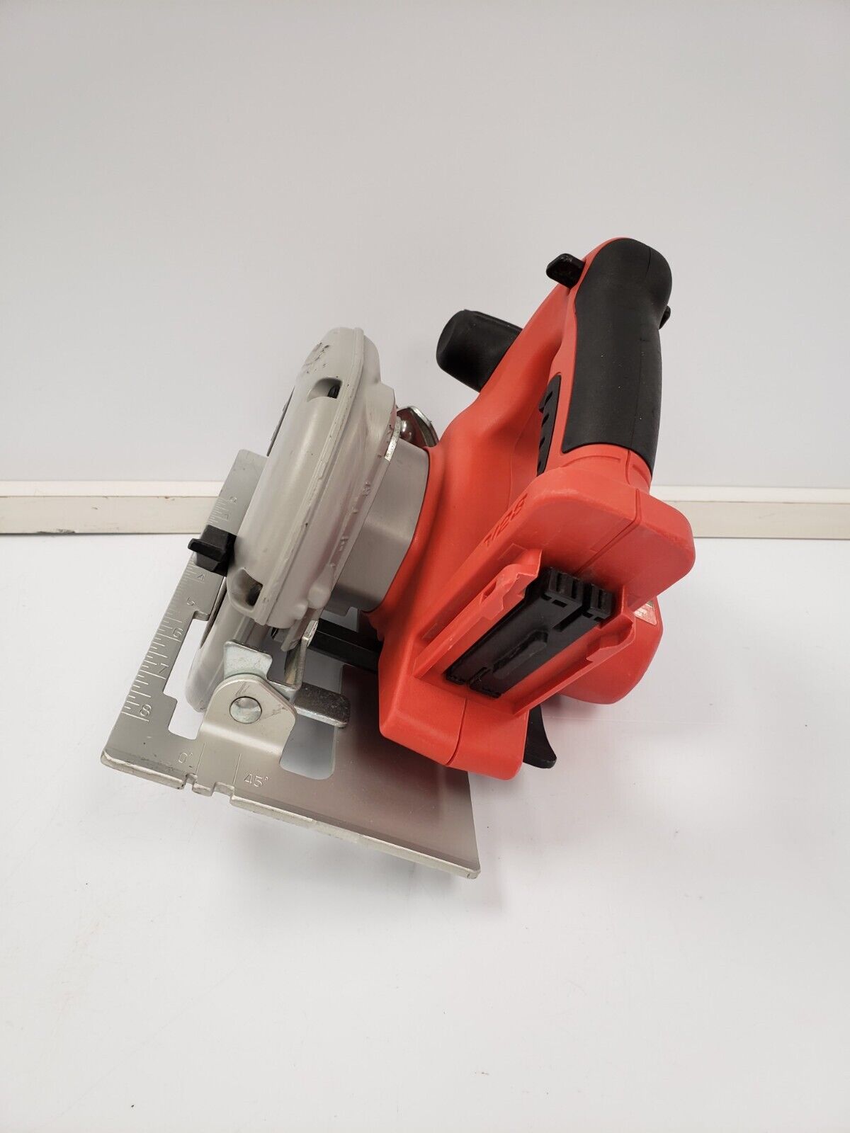 (70724-3) Milwaukee 0730-20 Circular Saw