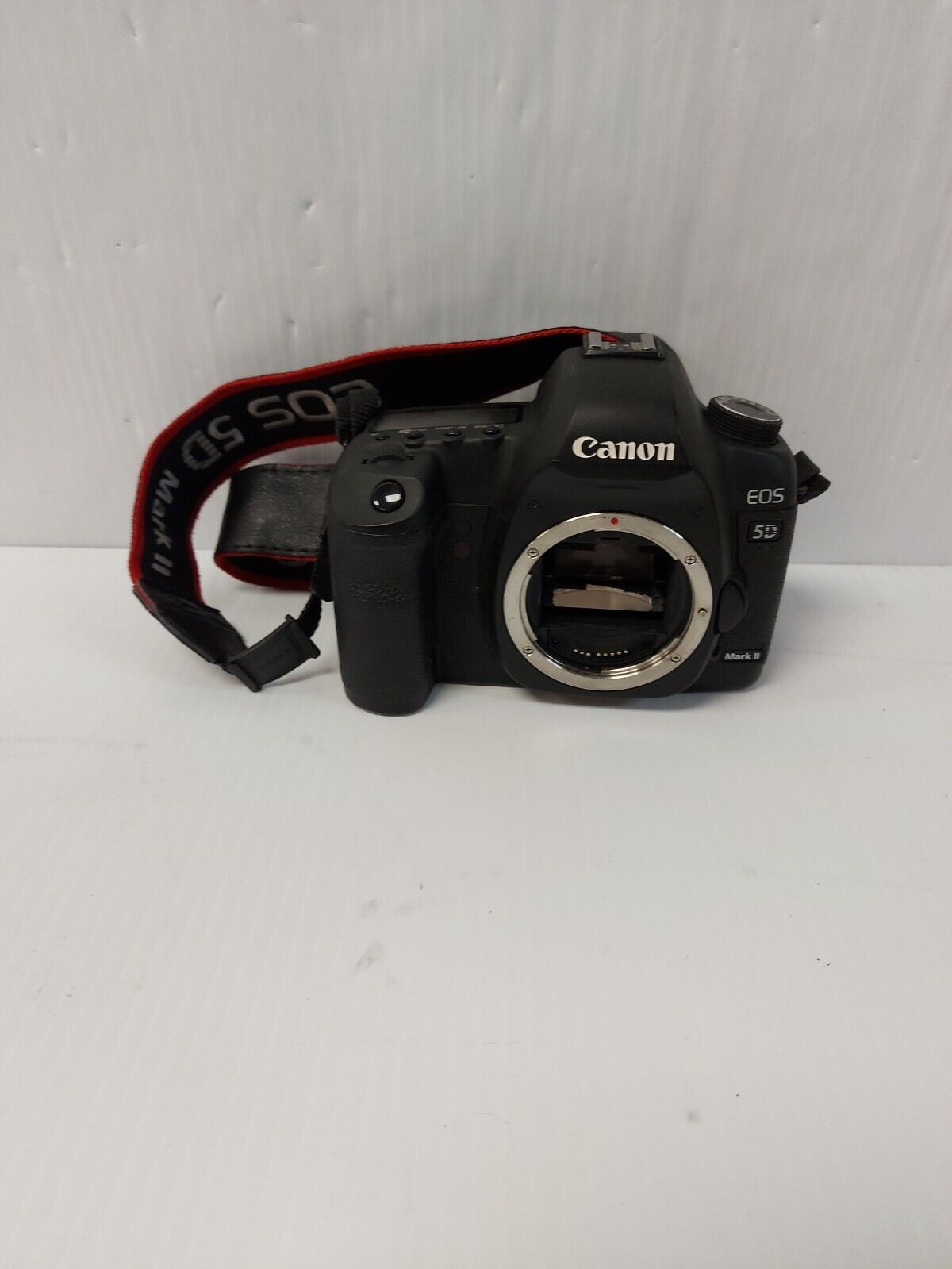 (N83167-1) Canon DS126201 Mark II Camera