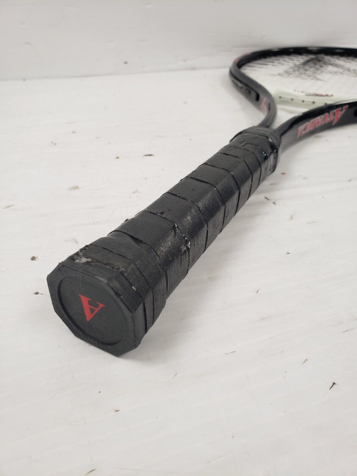 (68608-3 B) Atomic Tennis Racket