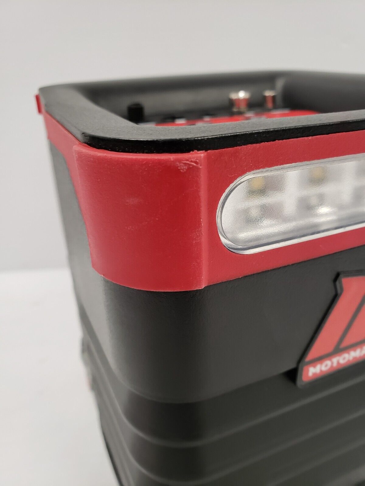 (65021-1) Motomaster 009-5204-8 Tire Inflator