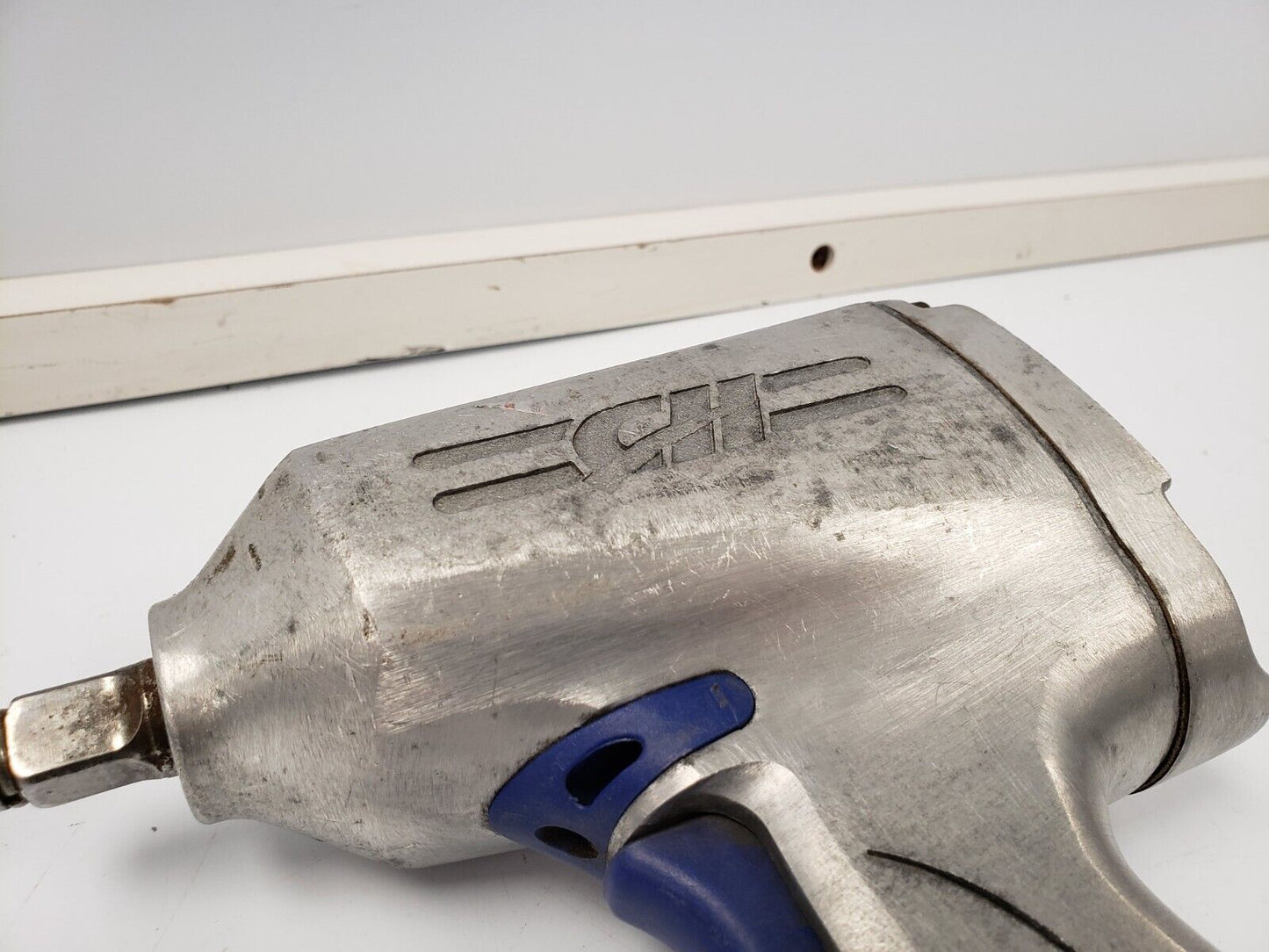 (70184-2) Campbell Hausfeld TL1102 Impact Wrench