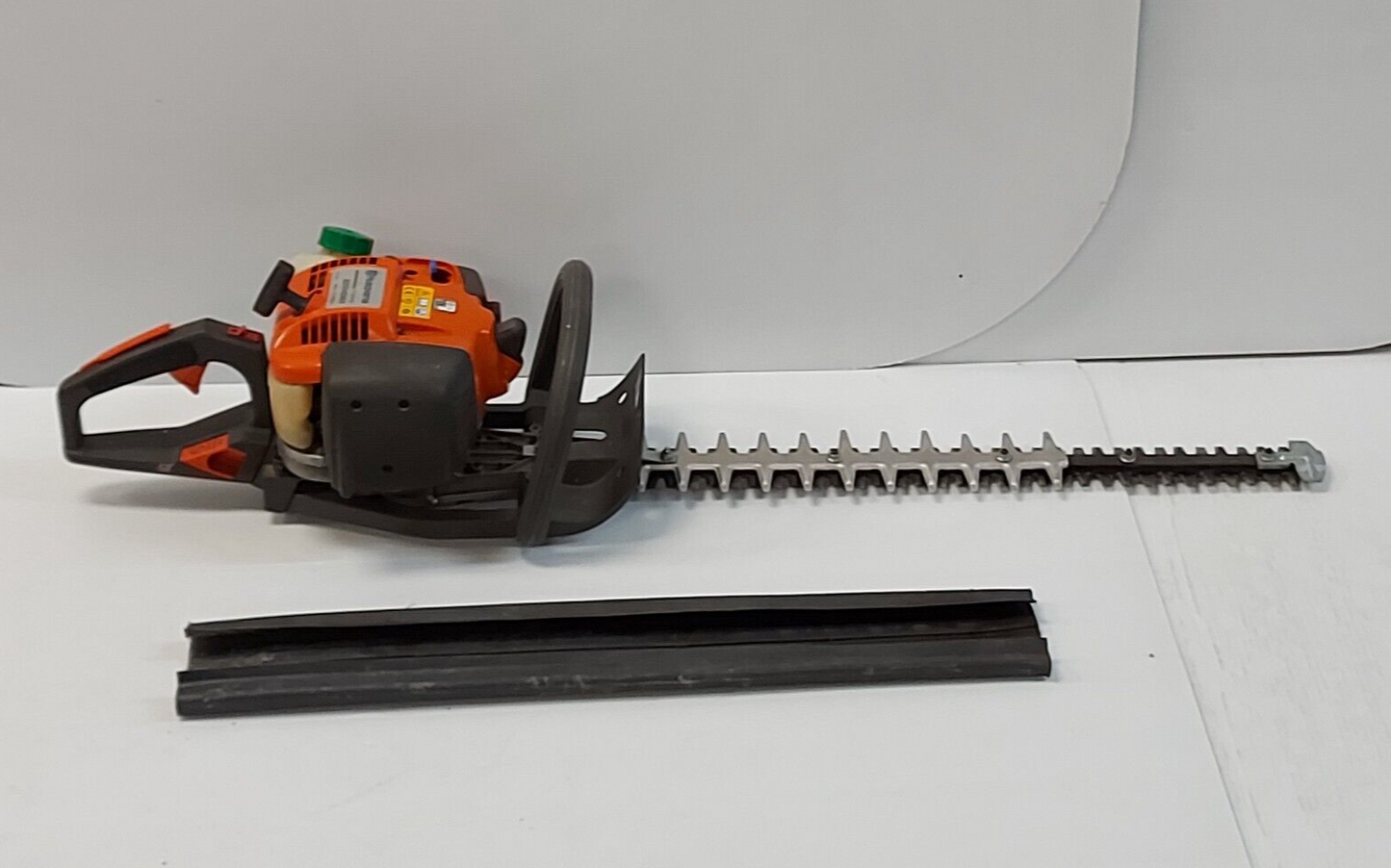 (N81996-1) Taille-haie à essence Husqvarna 325HD60