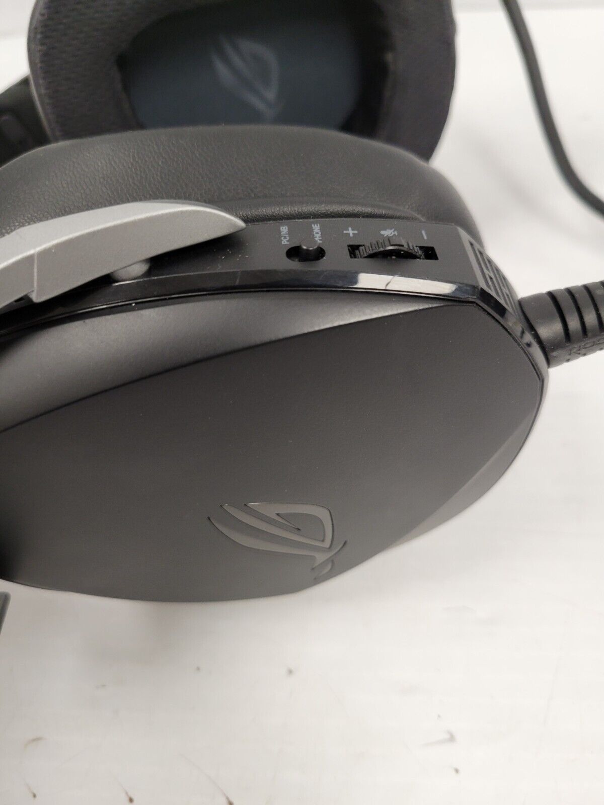 (57168-2) Republic Of Games ROG THETA 7.1 Headphone