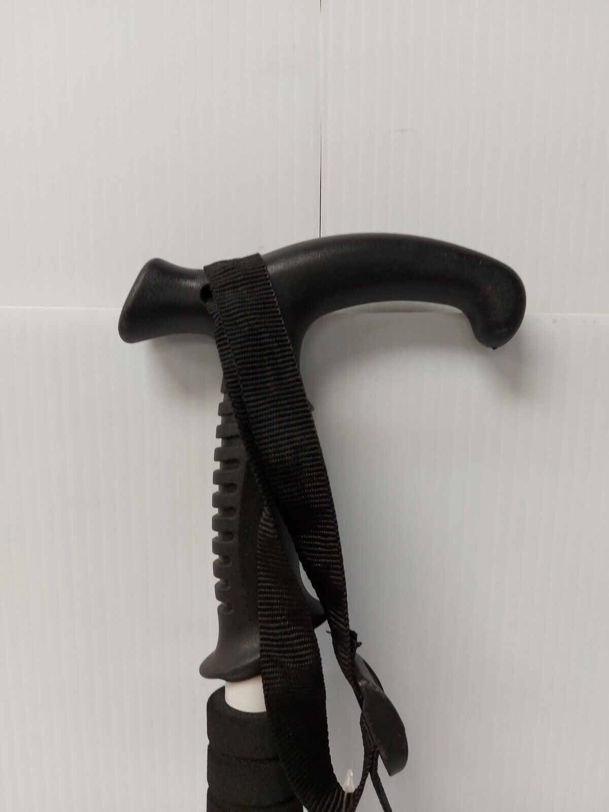 (N82504-3) BS Wolf Single Hiking Stick