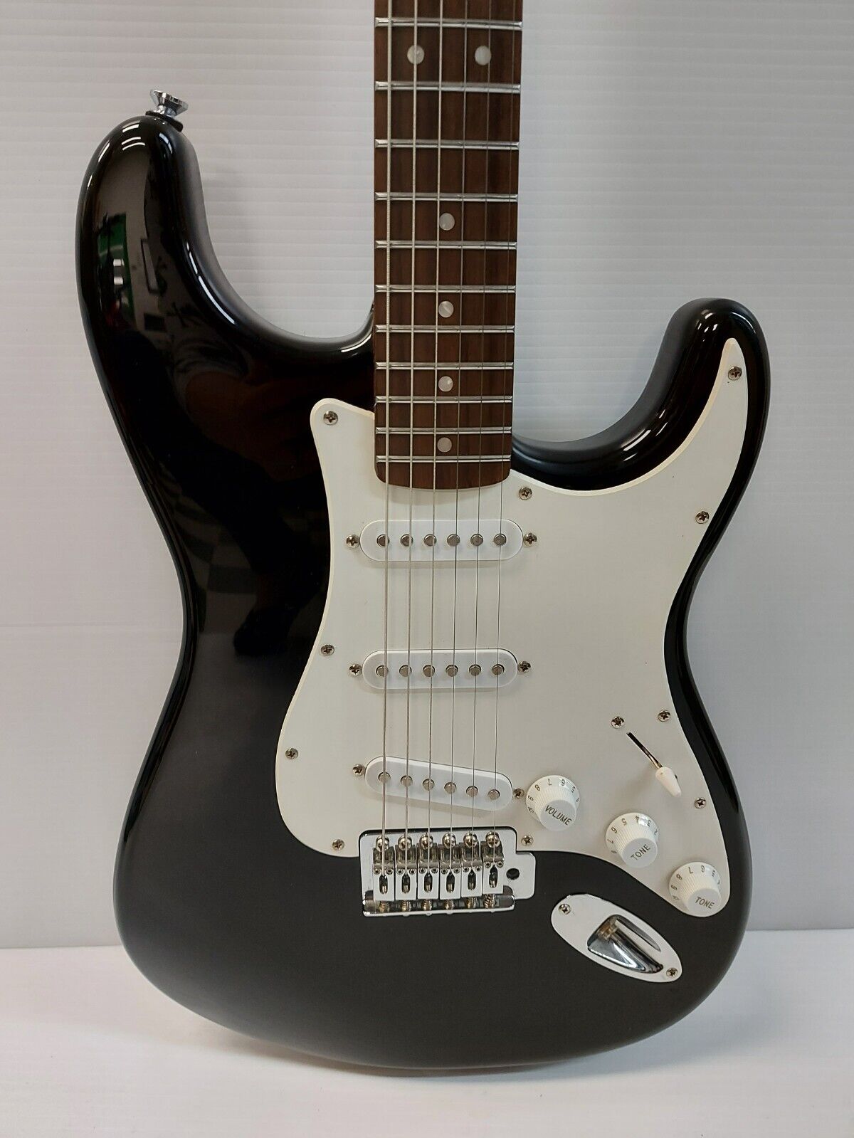 (N84820-1) Squier Bullet Strat Electric Guitar