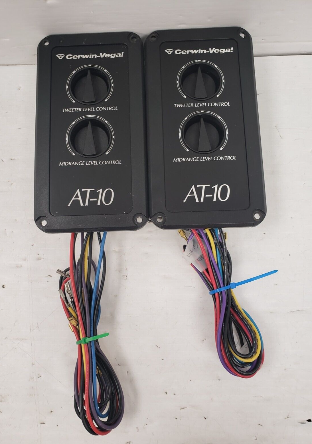 (I-36063) Cerwin-Vega AT-10 Crossover Controllers