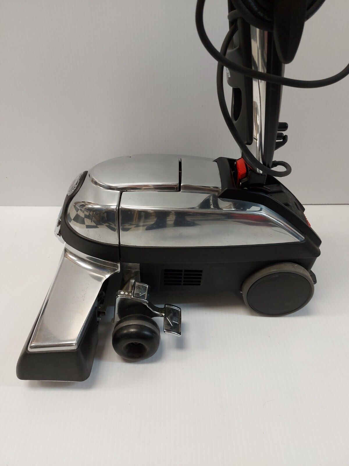 (NI-1822) Kirby AVALIR Vacuum and Rug Cleaning System