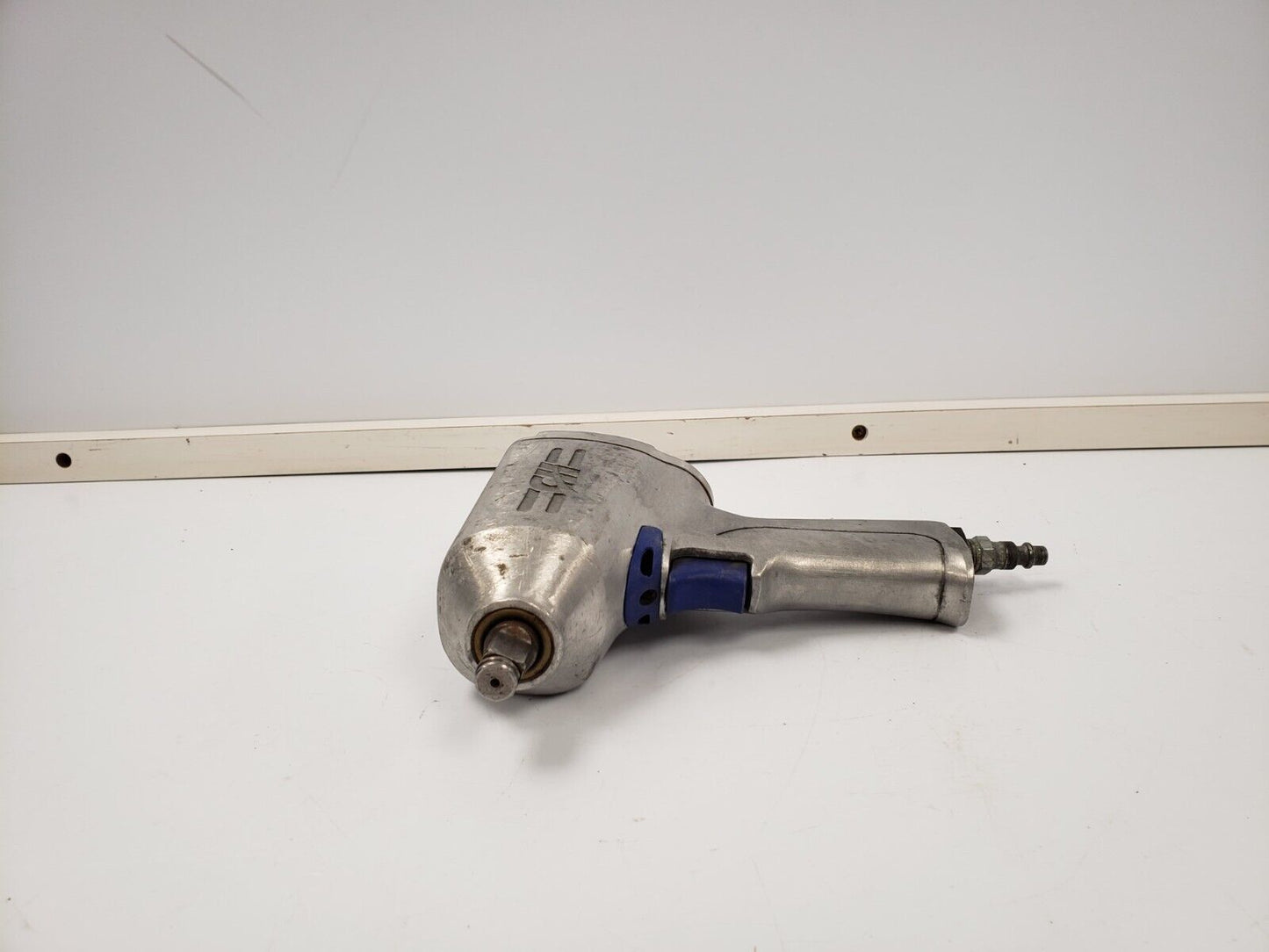 (70184-2) Campbell Hausfeld TL1102 Impact Wrench
