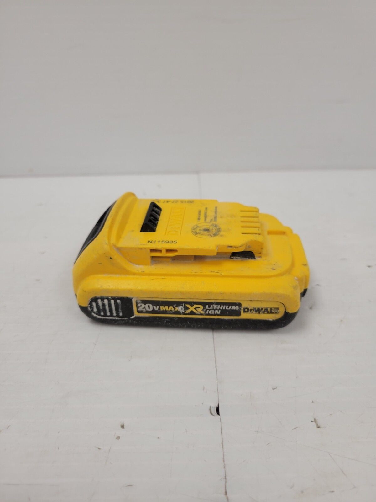 (66196-2) Dewalt DCB 203 Battery-2.0Ah