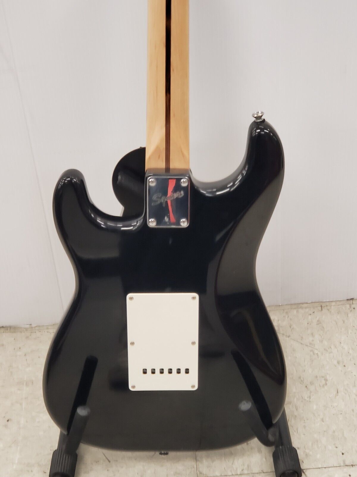 (65123-2) Squier Strat Guitar