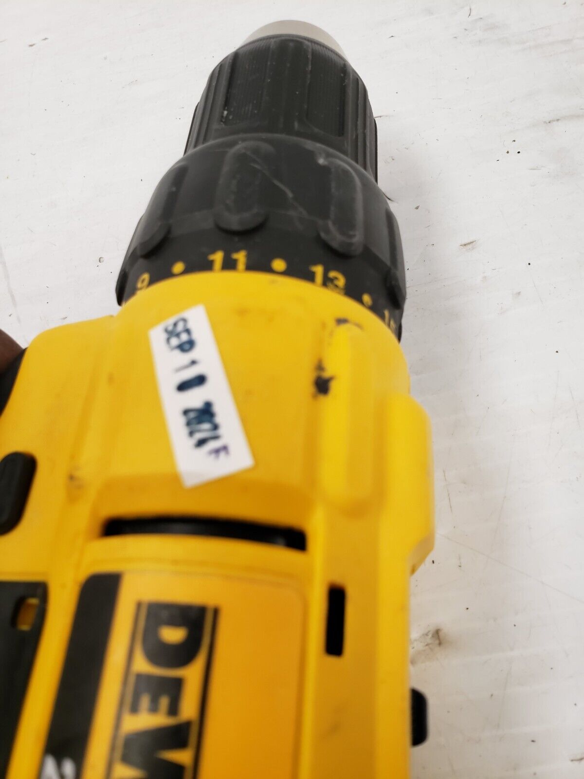 (65030-4) Dewalt DCD771 Drill