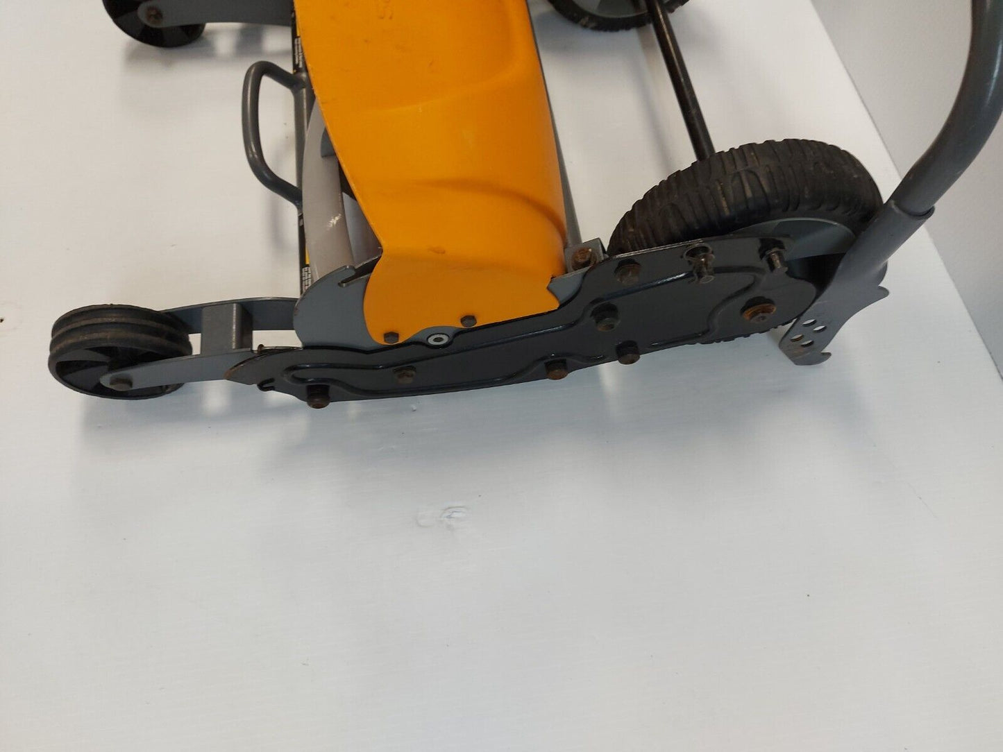 (N83477-1) Fisker 62016946 Hand Push Mower