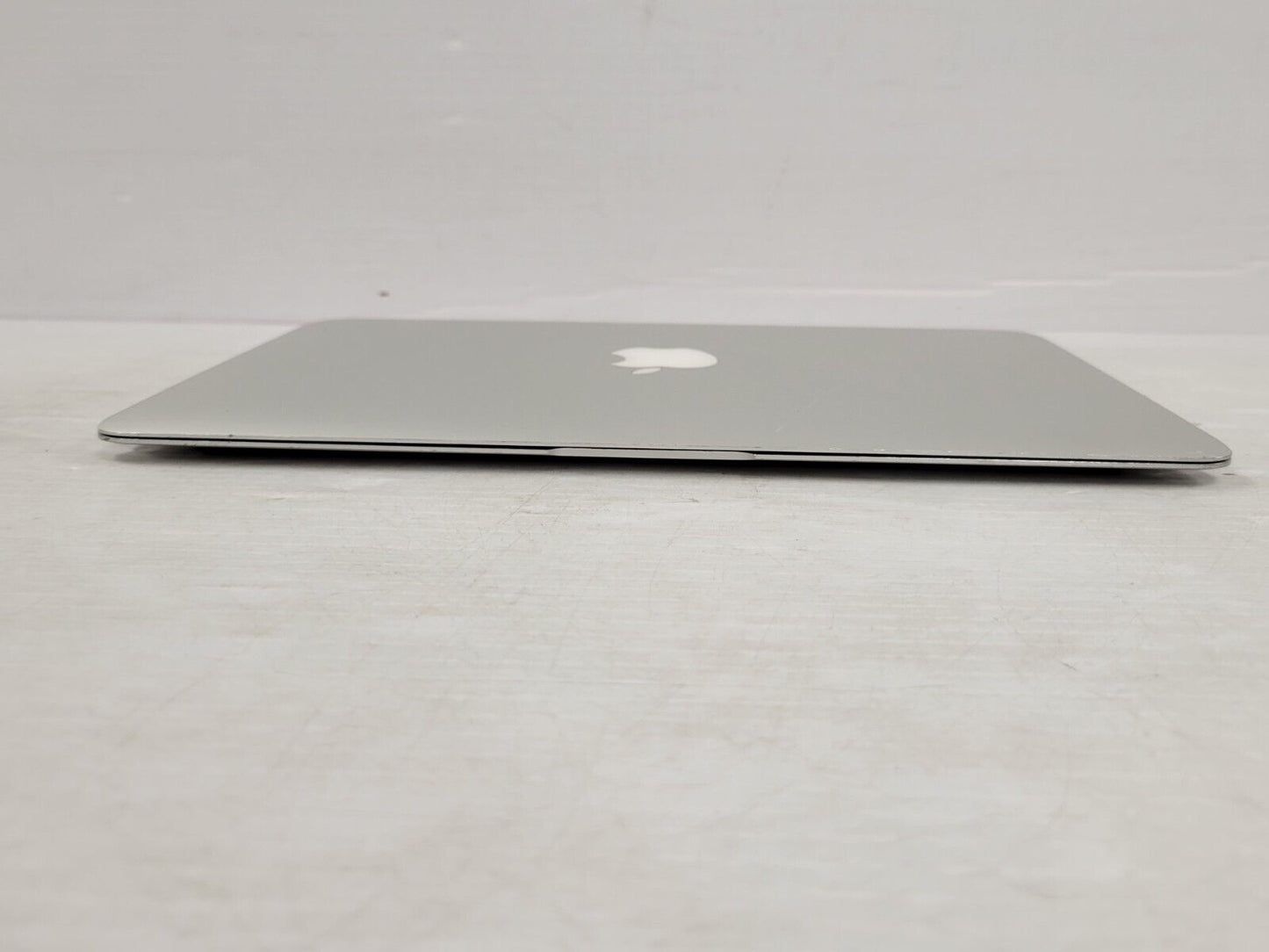 (33817-1) Apple A1485 Laptop