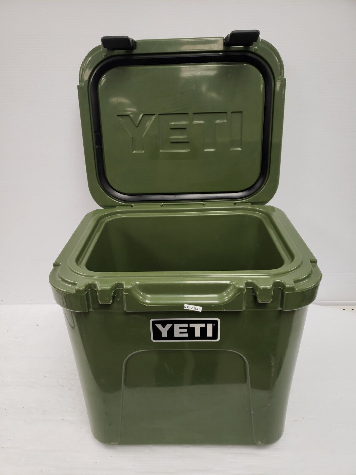 (65808-2) Yeti YR24-55 Cooler