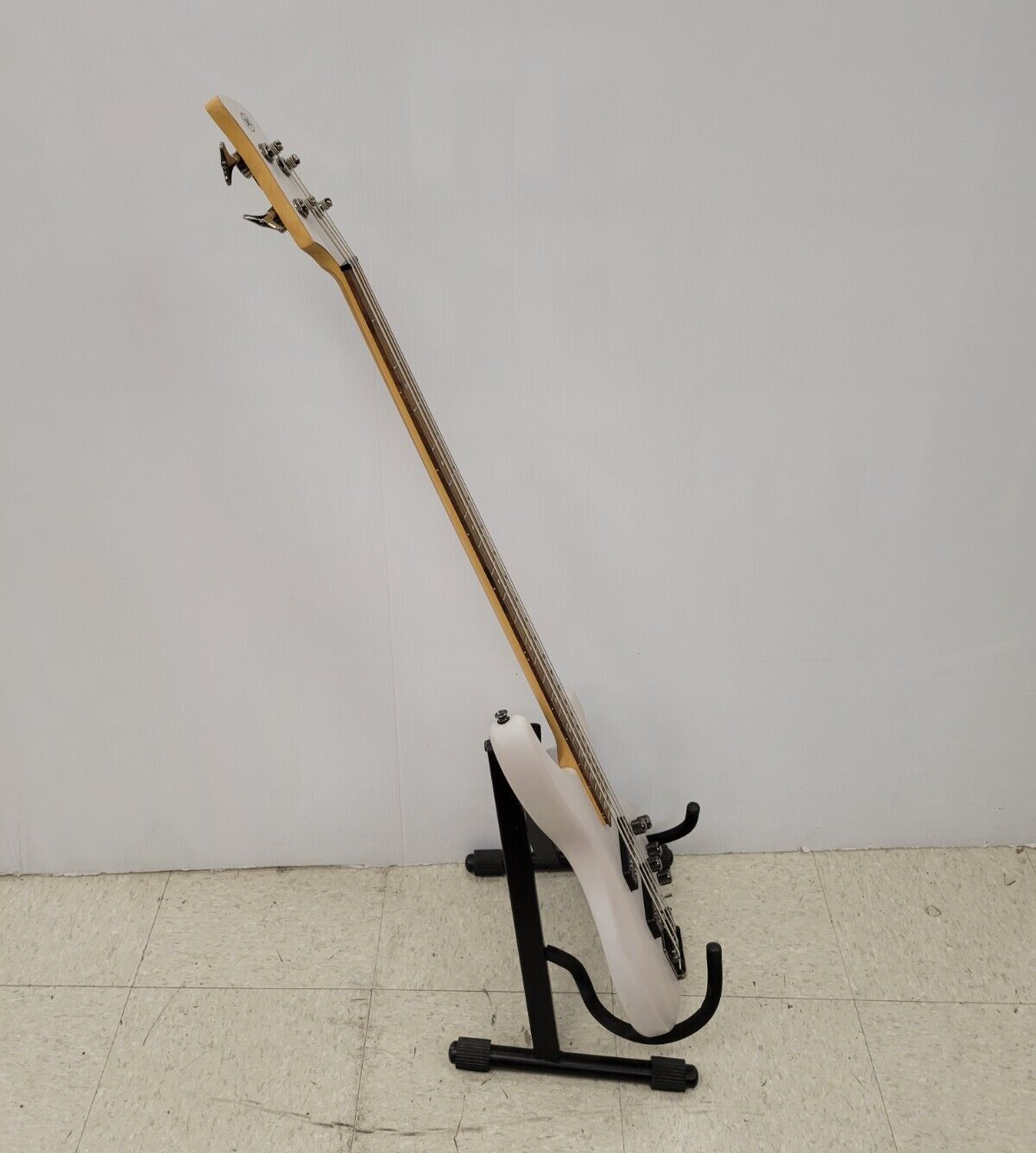 (I-36260) Yamaha TRB X504 Bass Guitar