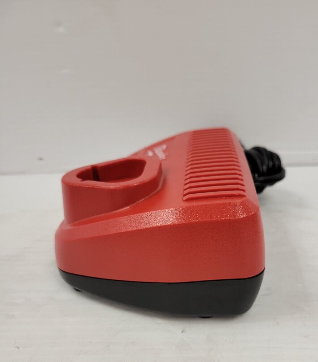 (56949-1 B) Milwaukee 48-59-2401 Battery Charger