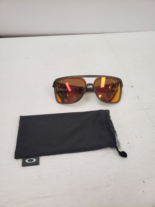 (62715-2) Oakley 009147-0563 Sunglasses