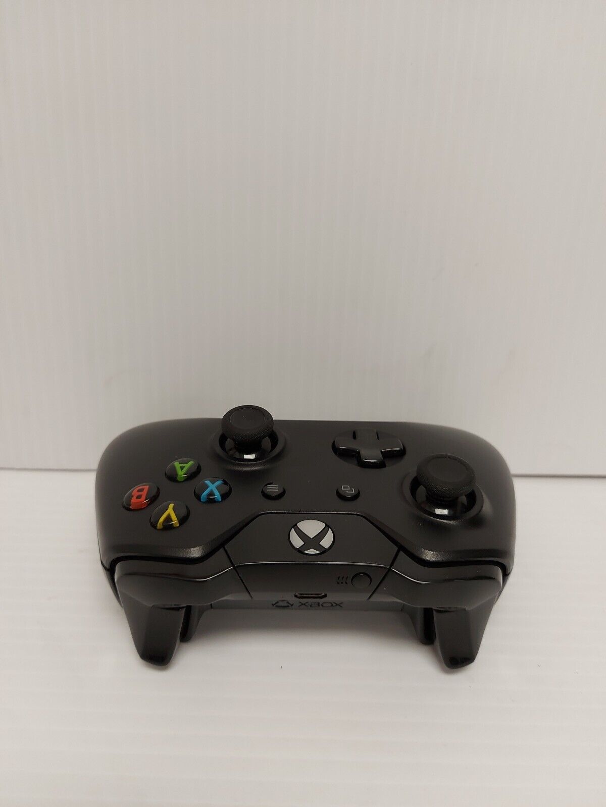 (N85125-1) Microsoft 1540 Xbox One 500GB