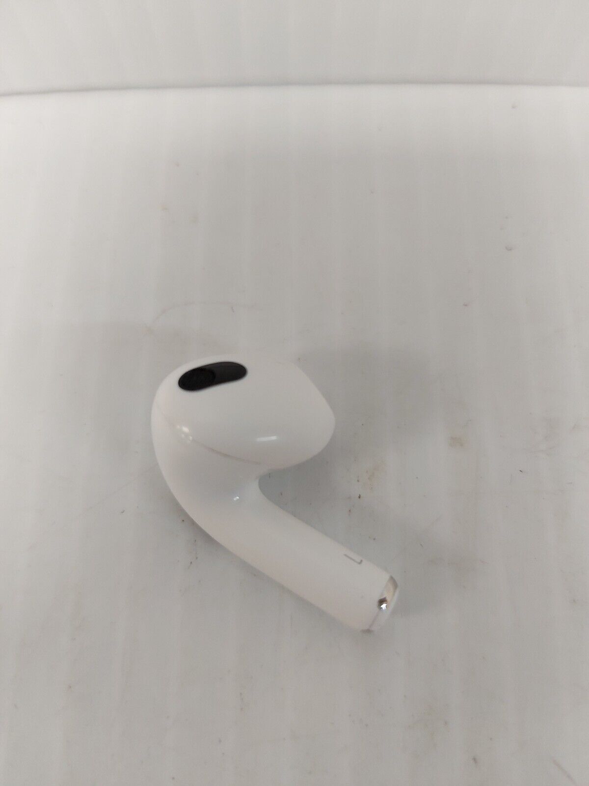 (N85185-2) Apple A2566 Airpods