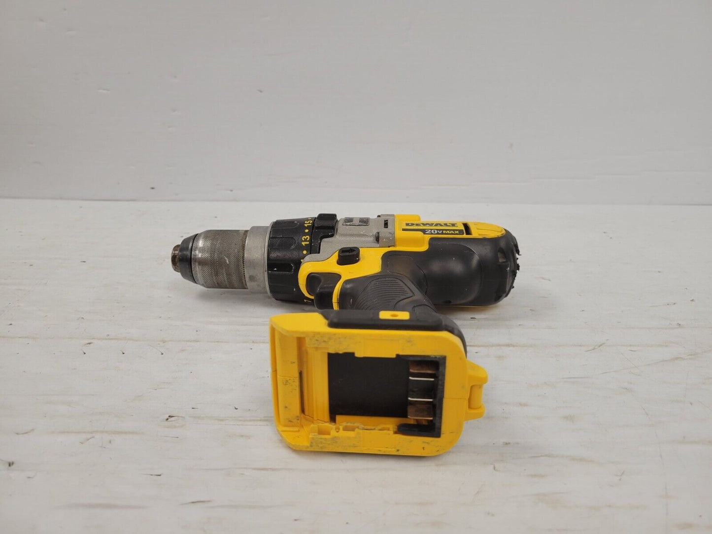 (69019-2) Dewalt DCD985 Drill