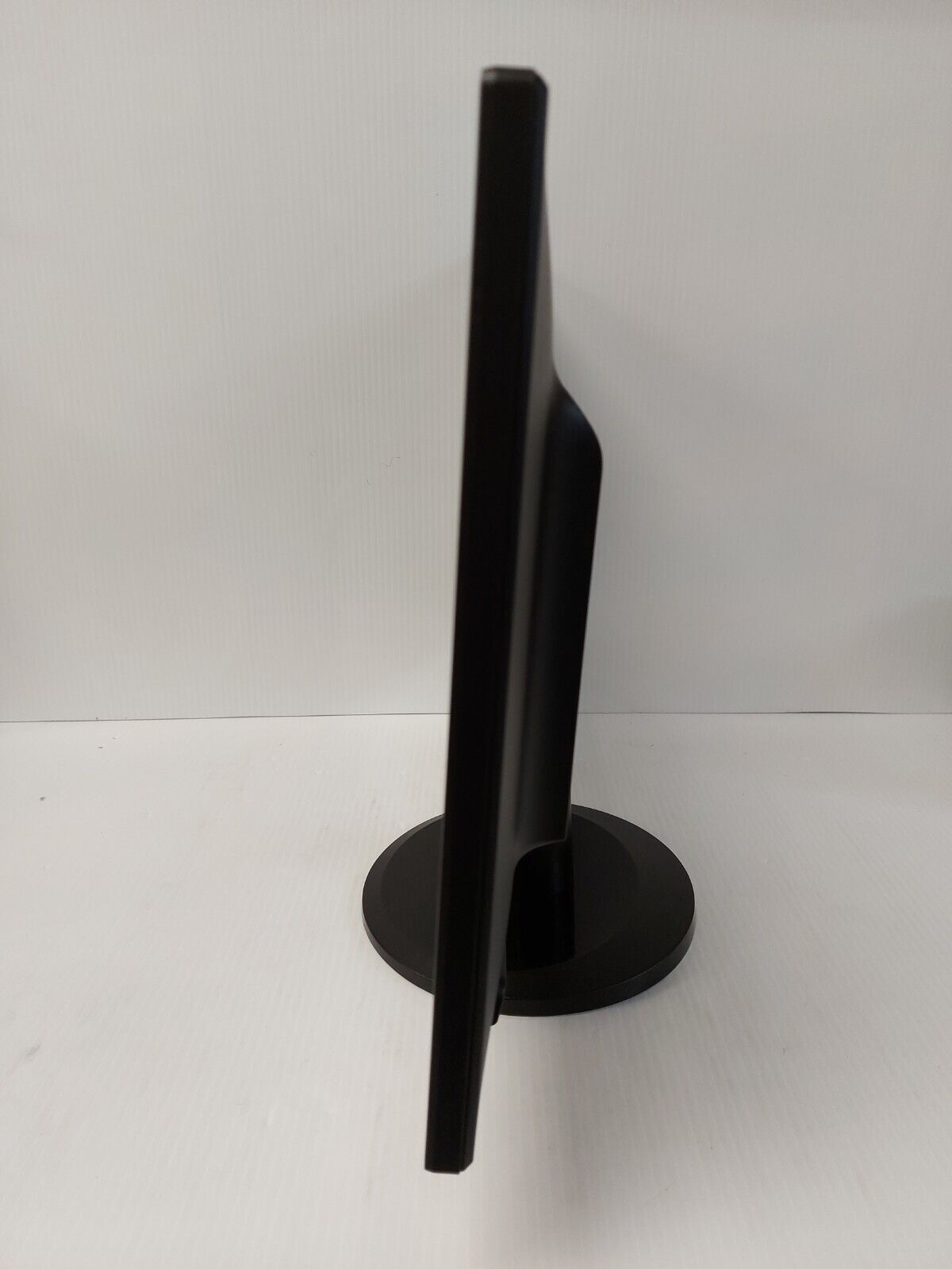 (N83282-1) HP N246V Monitor