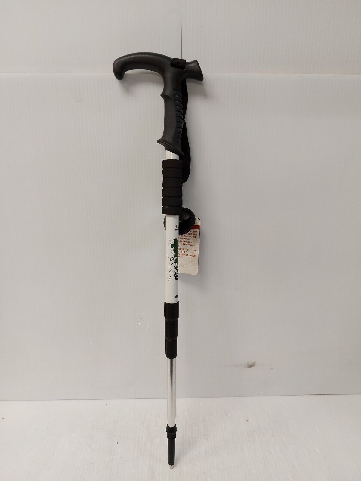 (N82504-3) BS Wolf Single Hiking Stick