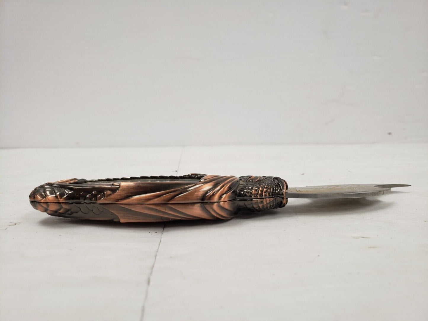 (I-35843) Franklin Mint Goddess Of Temptation Knightstone Collection Knife