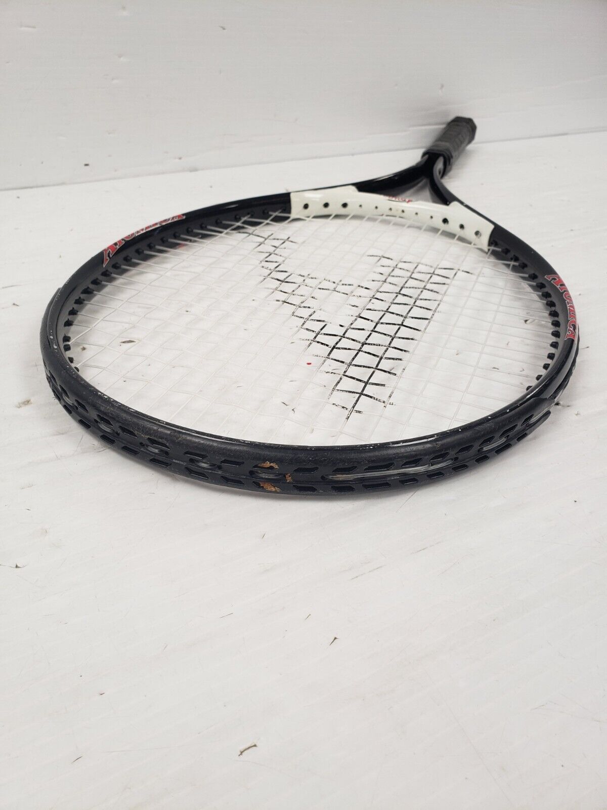 (68608-3 B) Atomic Tennis Racket