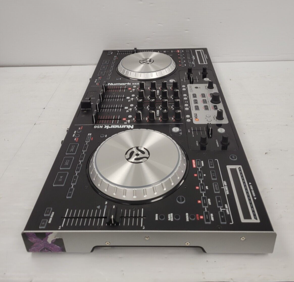 (65934-4) Numark NS6 DJ Controller