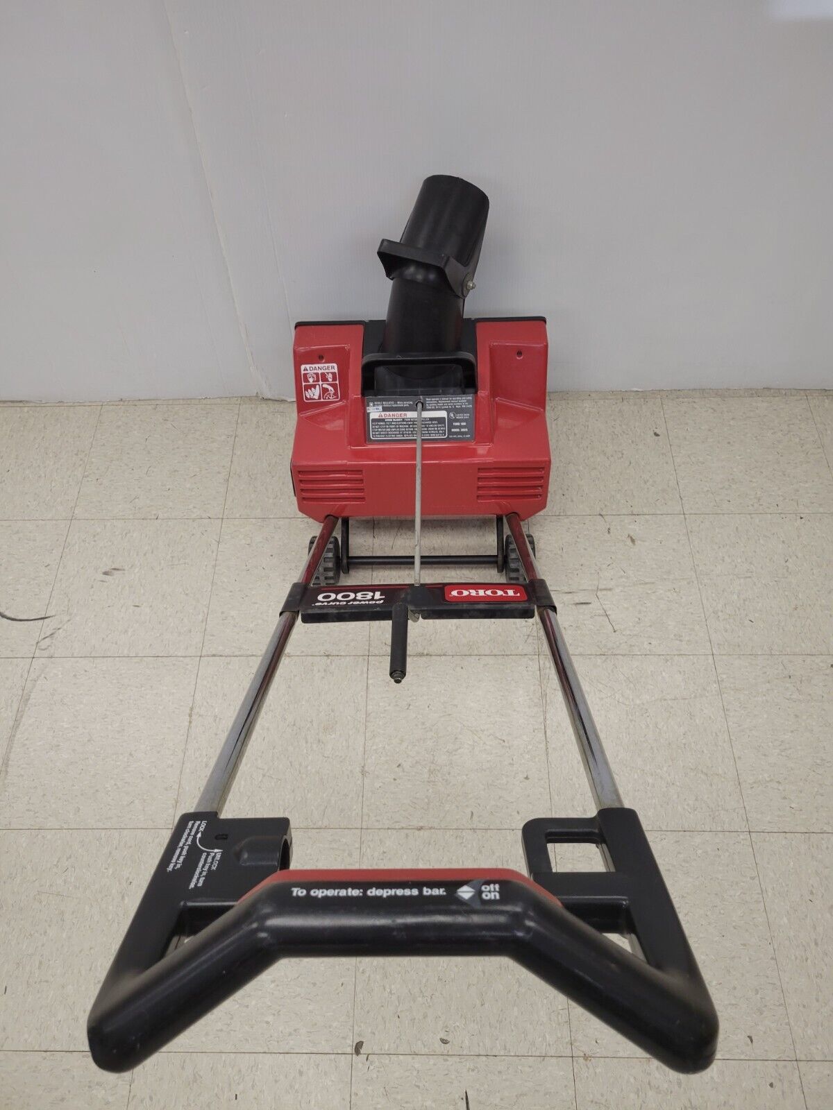 (I-36306) Toro 1800 38025 Snow Thrower