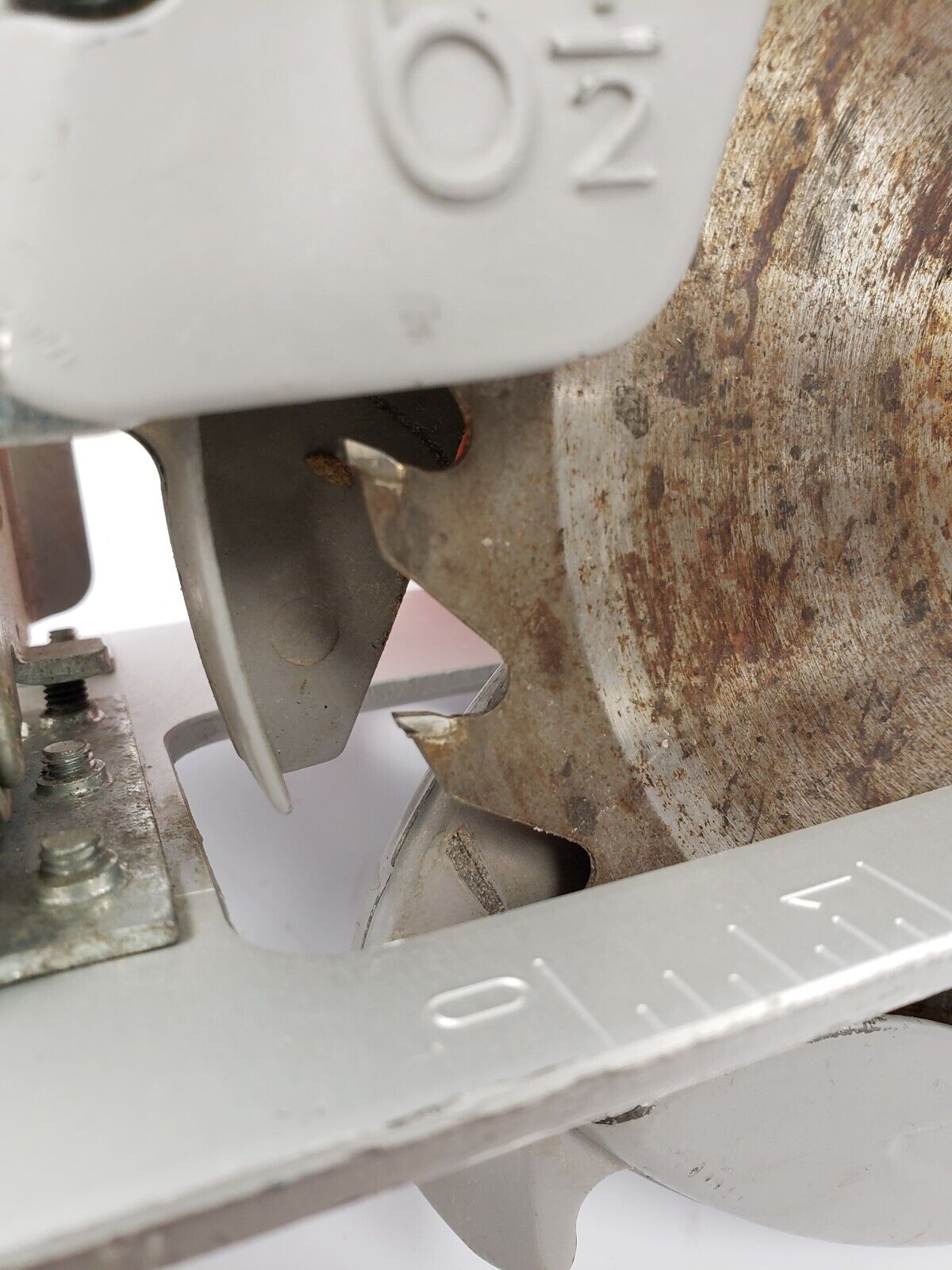 (70724-3) Milwaukee 0730-20 Circular Saw