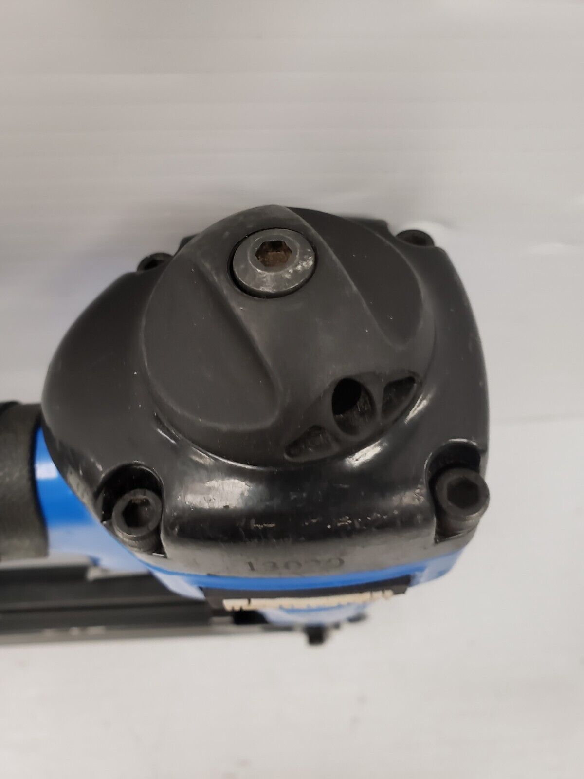 (57321-2) Agrafeuse pneumatique Mastercraft 058-8132-2