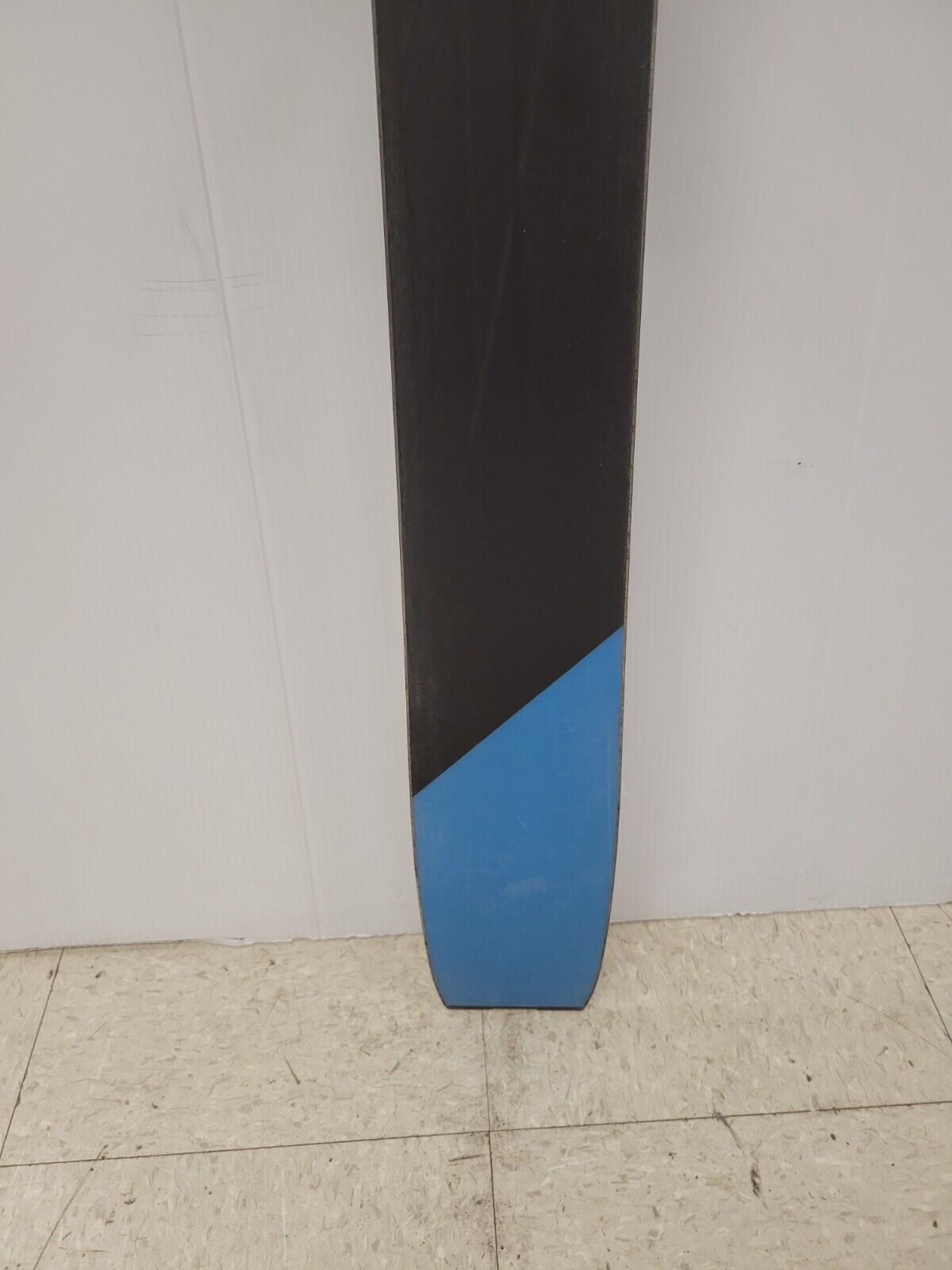 (I-35572) Elan Skis Glas G1 Skis -181Cm