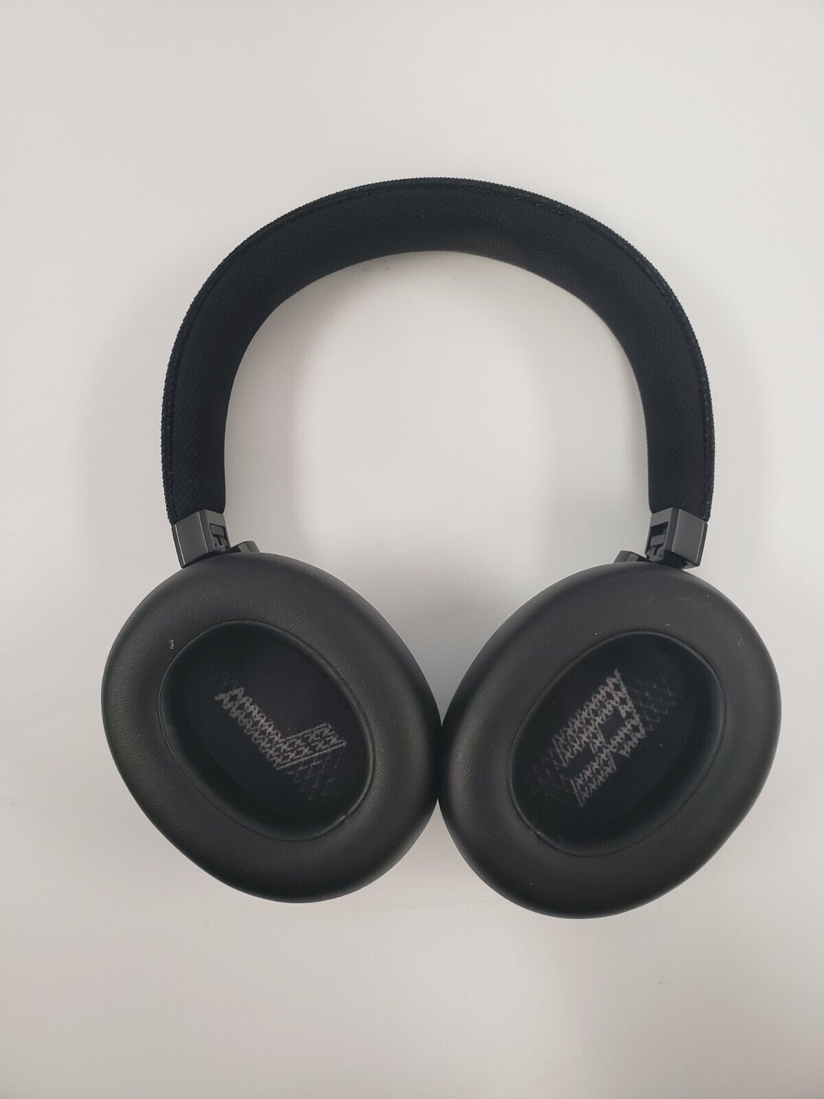 (69512-4) JBL Live660NC Headphones