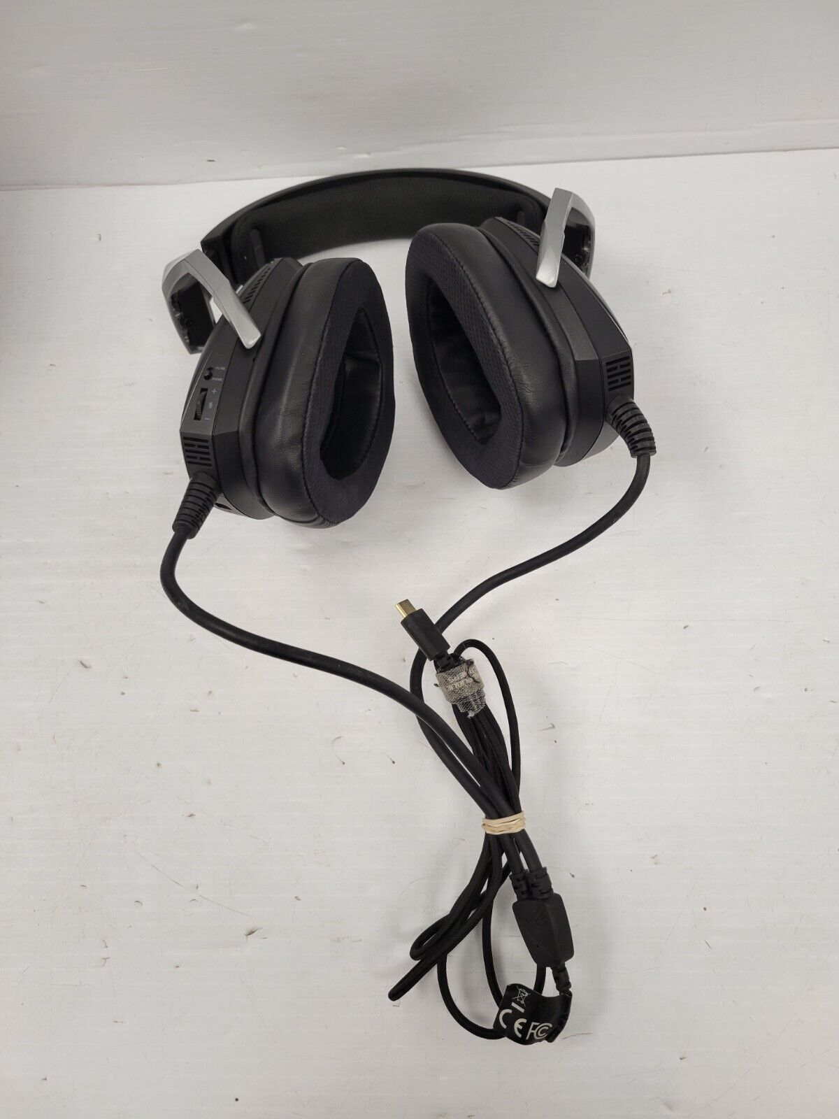 (57168-2) Republic Of Games ROG THETA 7.1 Headphone
