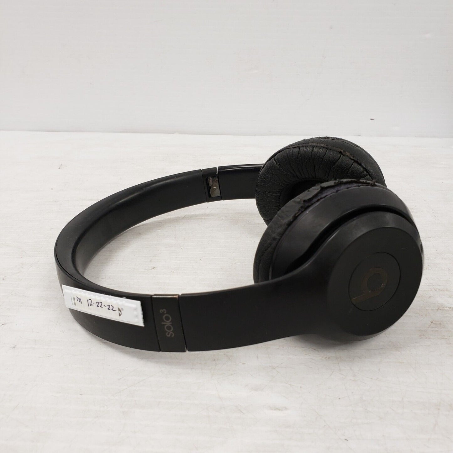 (36812-2) Beats A1796 Wireless Headphones