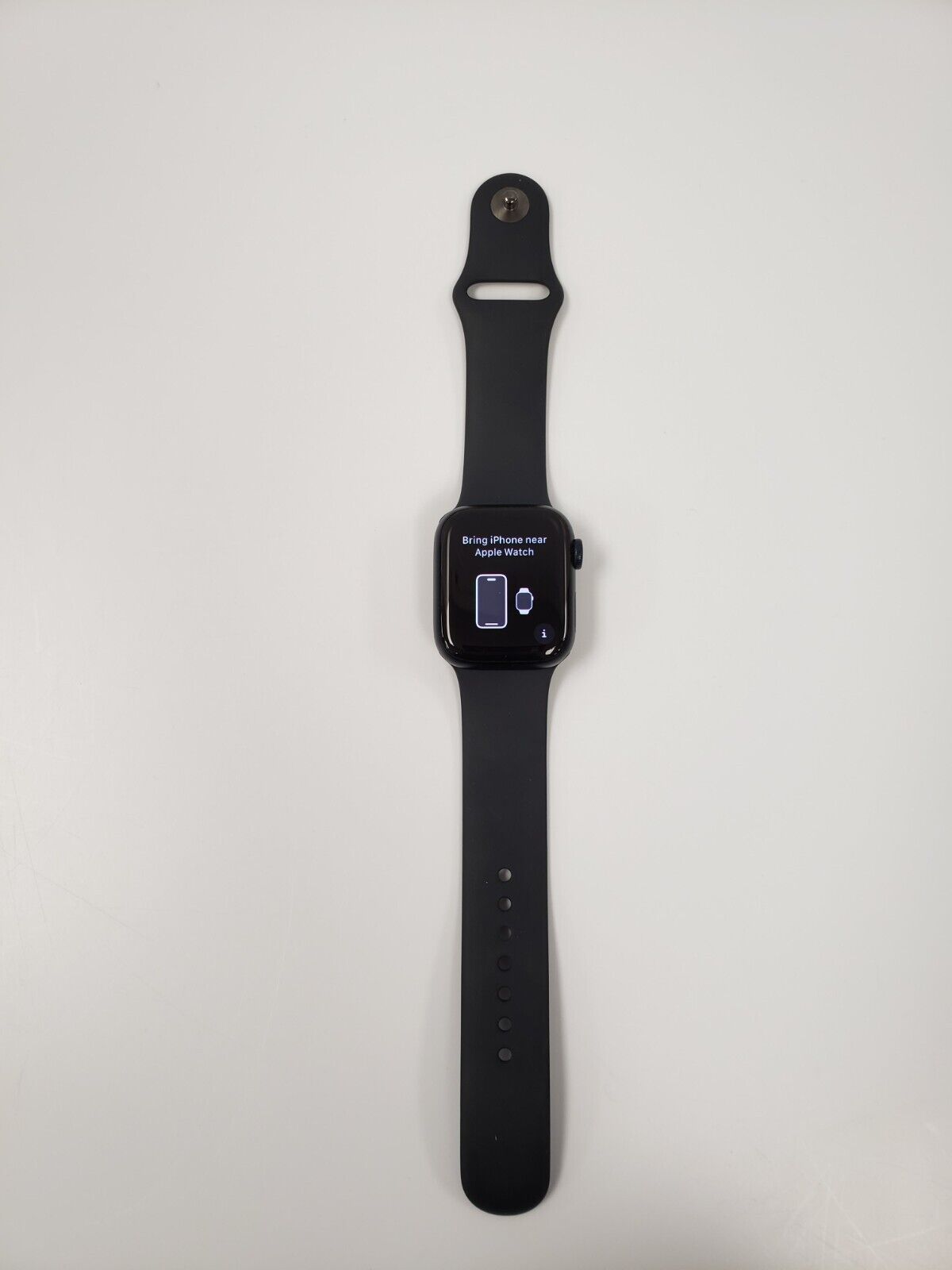 (63400-3) Apple A2473 Smart Watch