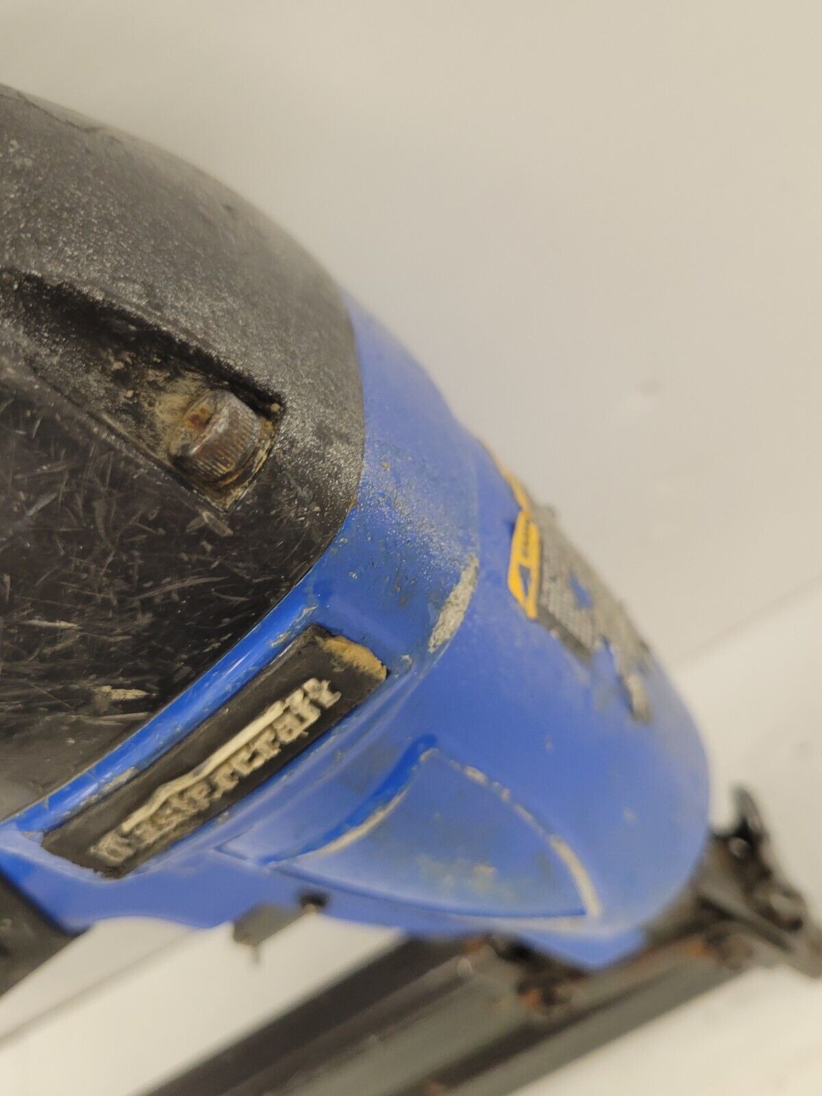 (69640-1) Mastercraft 058-8489-4 Air Nailer