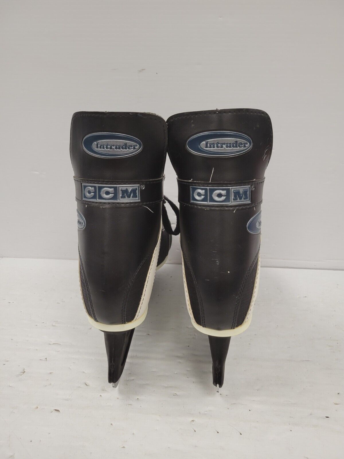 (68239-2) CCM SL-1000 Hockey Skates - Size 10