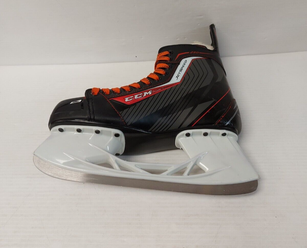 (N81871-1) CCM Jet Speed Sz: 8 Hockey Skates